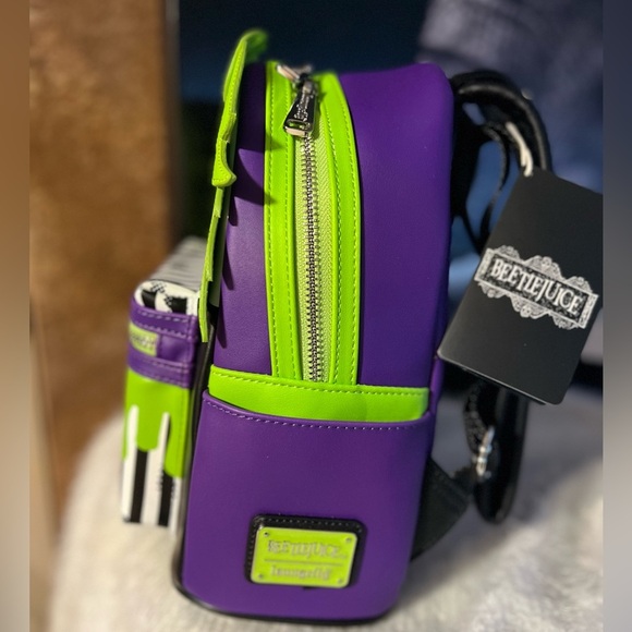 💚🖤NWT-Loungefly Beetlejuice Mini Backpack💚🖤 - Picture 7 of 10